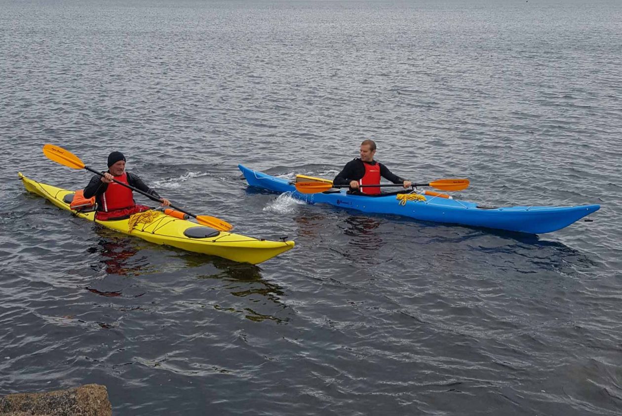 Makkerpar på kajaktur på Bornholm